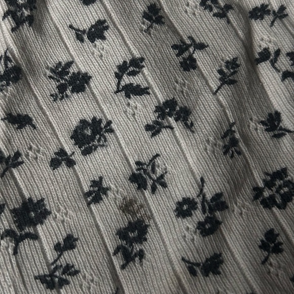 Brandy Melville cropped tank - Picture 3 of 3